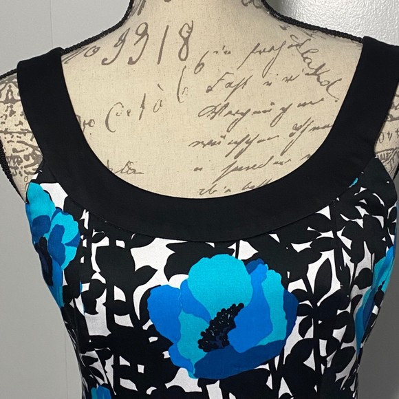NWOT Jones Wear Stretch Dress Fit Flare Floral  Size 4 Blue Black White - Picture 3 of 9